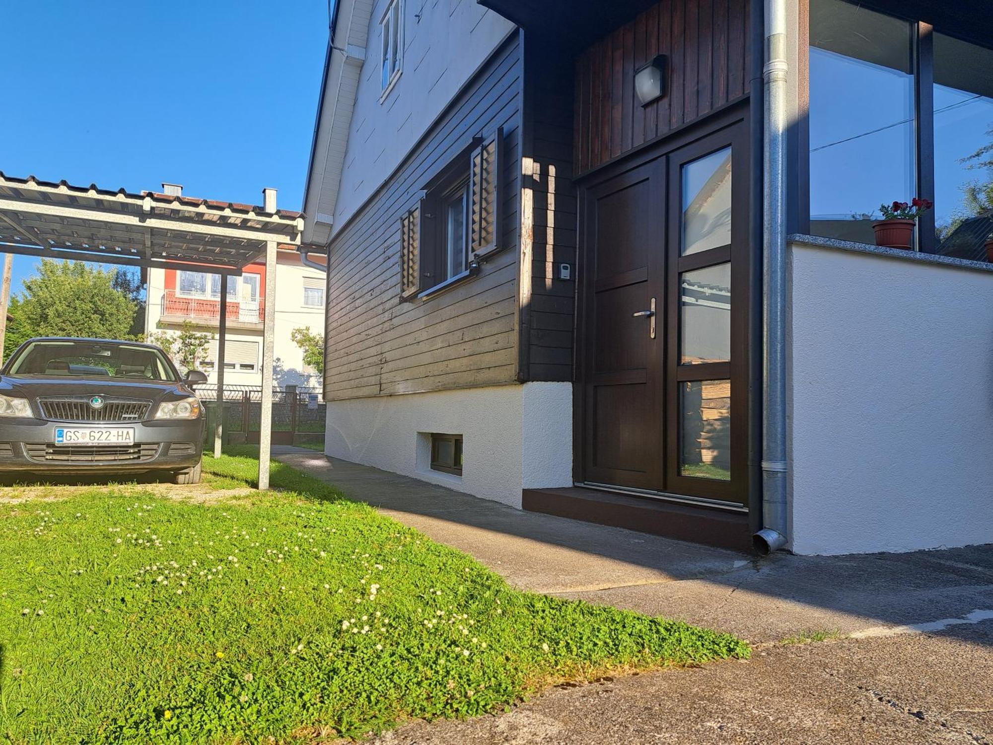 Gospić Apartman Luma מראה חיצוני תמונה